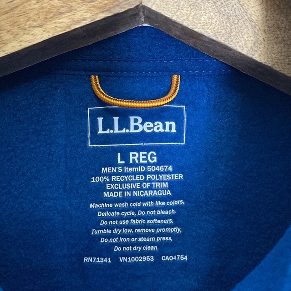 L.L. Bean Men’s Mountain Classic Fleece Jacket Size Large - Picture 2 of 9